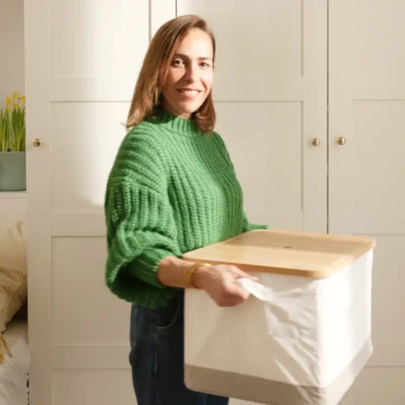 Vanesa Travieso, experta en orden: "He ganado sitio para los zapatos en el pasillo con muebles de foco fondo y cuñas que duplican el espacio"